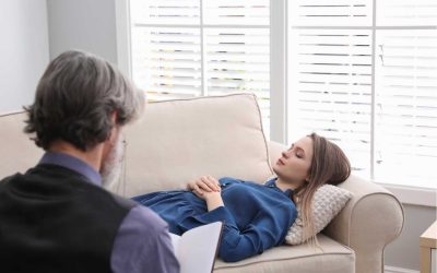 Γιατί Όλο και Περισσότεροι Ψυχοθεραπευτές και Σύμβουλοι Επιλέγουν την Υπνοθεραπεία